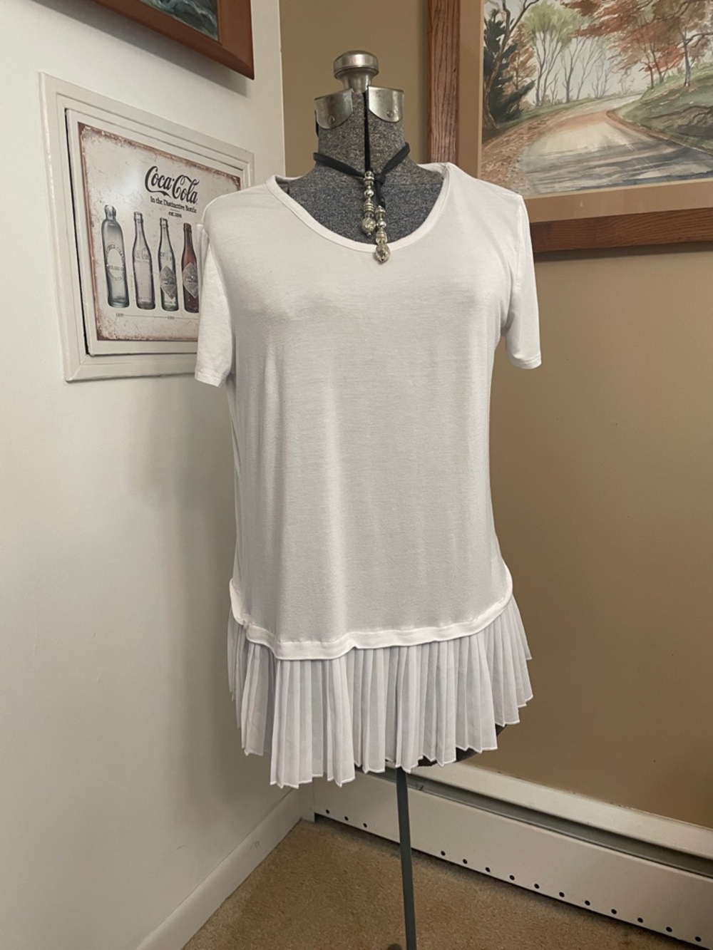 cha cha vente White Short Sleeve Tunic with Pleated Ruffle Hem